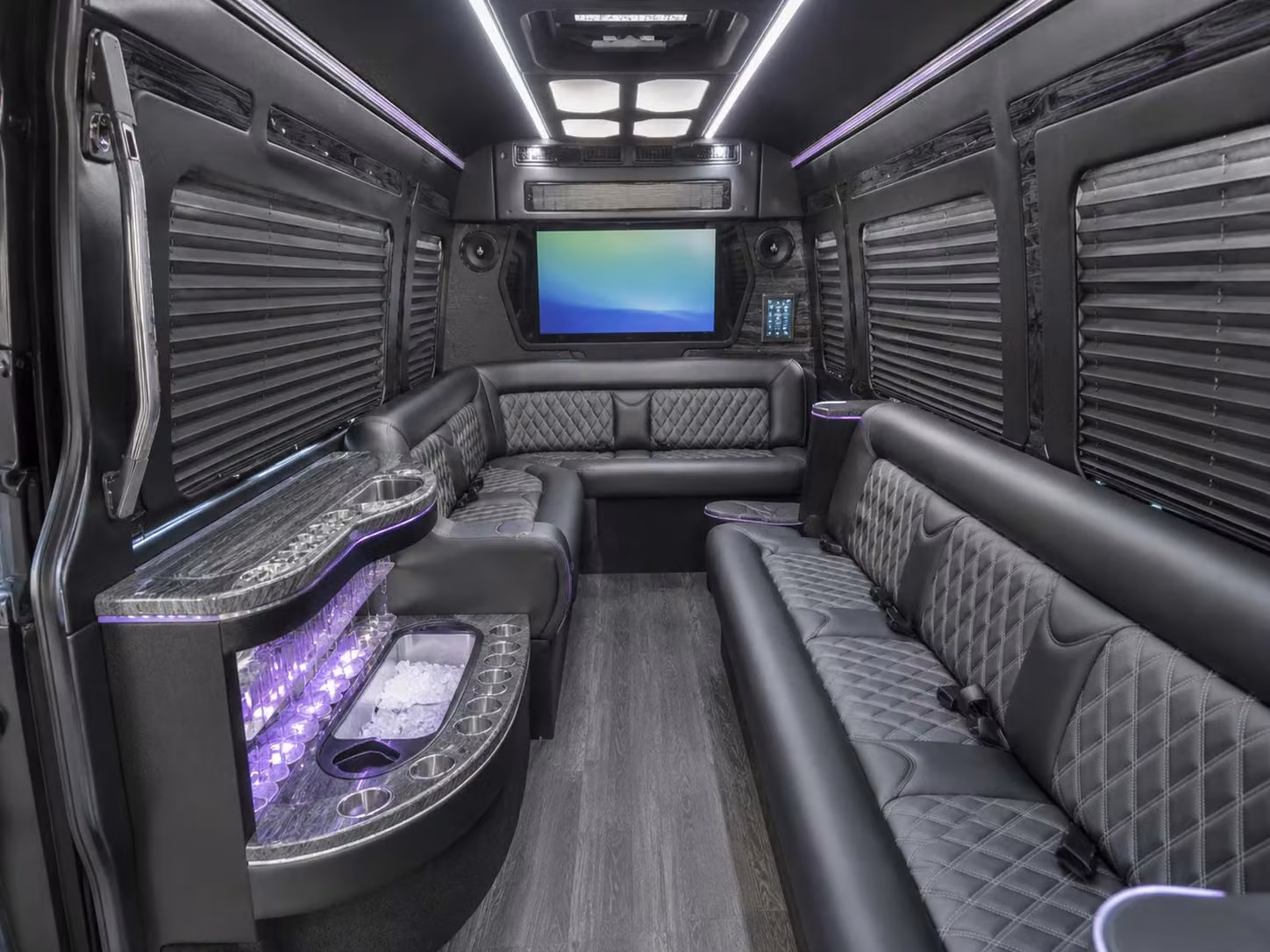 charterbusrentalanaheim com is how anaheim employers simplify airport transfers for traveling teams