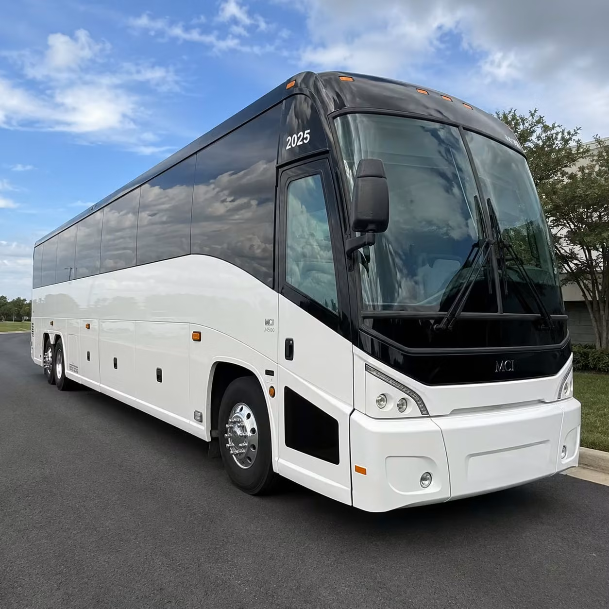 employee shuttle services for anaheim businesses and corporate campuses